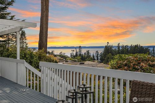1021 N Sunset Dr, Camano Island, WA, 98282-6665 | Card Image