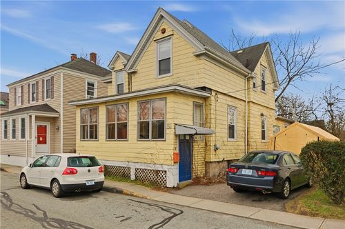 51 Warner St, Newport, RI, 02840-2041 | Card Image
