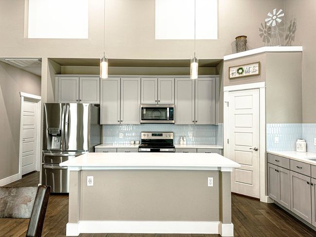 Kitchen with plenty of room. | Image 11