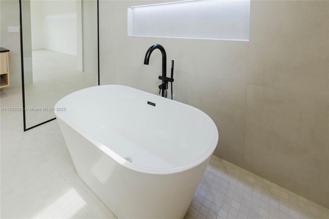 549 East Dr, House other with 4 bedrooms, 4 bathrooms and null parking in Miami Springs FL | Image 38
