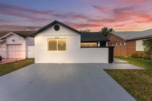 20328 Nw 33rd Ave, Miami Gardens, FL, 33056-1860 | Card Image