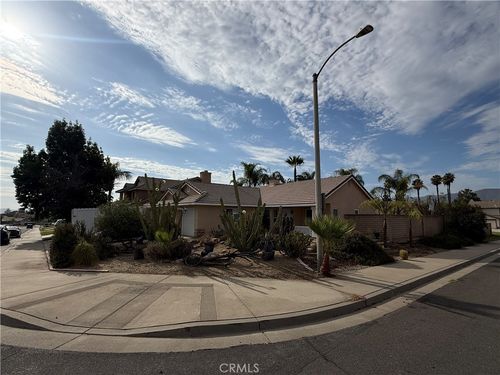 15153 Etienne St, Lake Elsinore, CA, 92530-7104 | Card Image