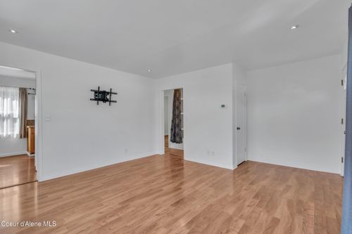 313 E Larch Ave, Osburn, ID, 83849-0878 | Card Image