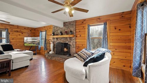 303 Alder Ln, BLUEMONT, VA, 20135-4532 | Card Image