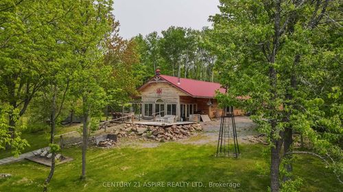 697 Curtiss Rd, Barrys Bay, ON, K0J1B0 | Card Image