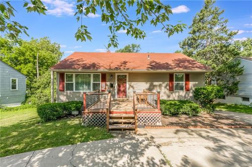 8128 Oak St, Kansas City, MO, 64114-2529 | Card Image