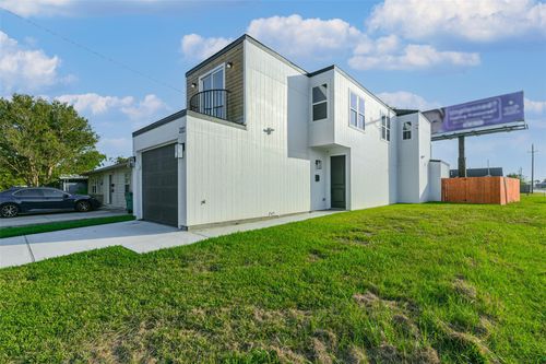 2111 Ontario St, Baytown, TX, 77520-4355 | Card Image