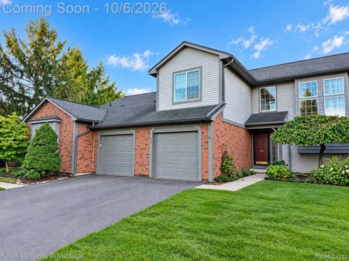 524 Winwood Cir, Walled Lake, MI, 48390-3576 | Card Image
