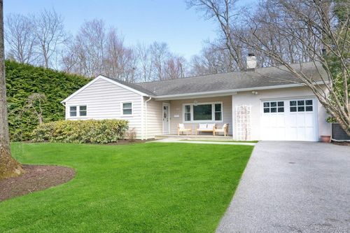 61 Schrade Rd, Briarcliff Manor, NY, 10510-1408 | Card Image