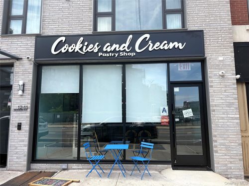 12-11 Jackson Ave, Long Island City, NY, 11101-5501 | Card Image