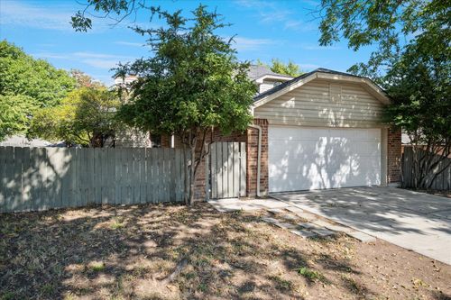 1020 W Hills Ter, Saginaw, TX, 76179-3418 | Card Image