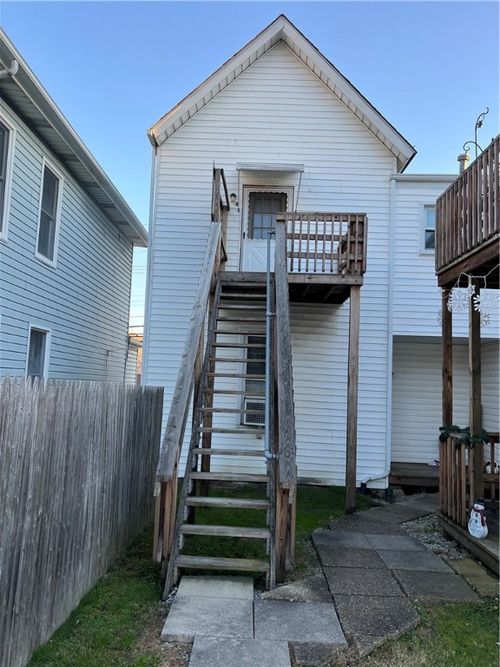 1121 Pittsburgh St, Springdale, PA, 15144-1758 | Card Image