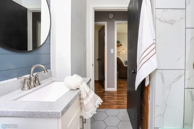 Full bath on main | Image 15
