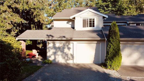 138 145th Pl Se, Bellevue, WA, 98007-5109 | Card Image