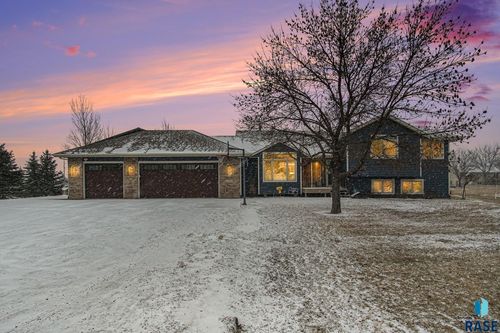 27302 Michelle Cir, Tea, SD, 57064-8147 | Card Image