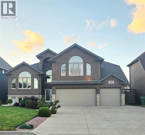 upper-901 Lakewood Crescent, Lakeshore, ON, N0R1A0 | Card Image