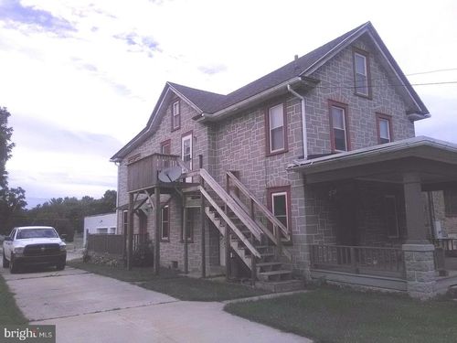 2-3303 Main St, MORGANTOWN, PA, 19543-7747 | Card Image