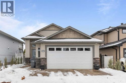 365 Somerset Row Se, Medicine Hat, AB, T1B0H1 | Card Image
