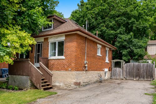 112 Elizabeth St, Guelph, ON, N1E2X3 | Card Image