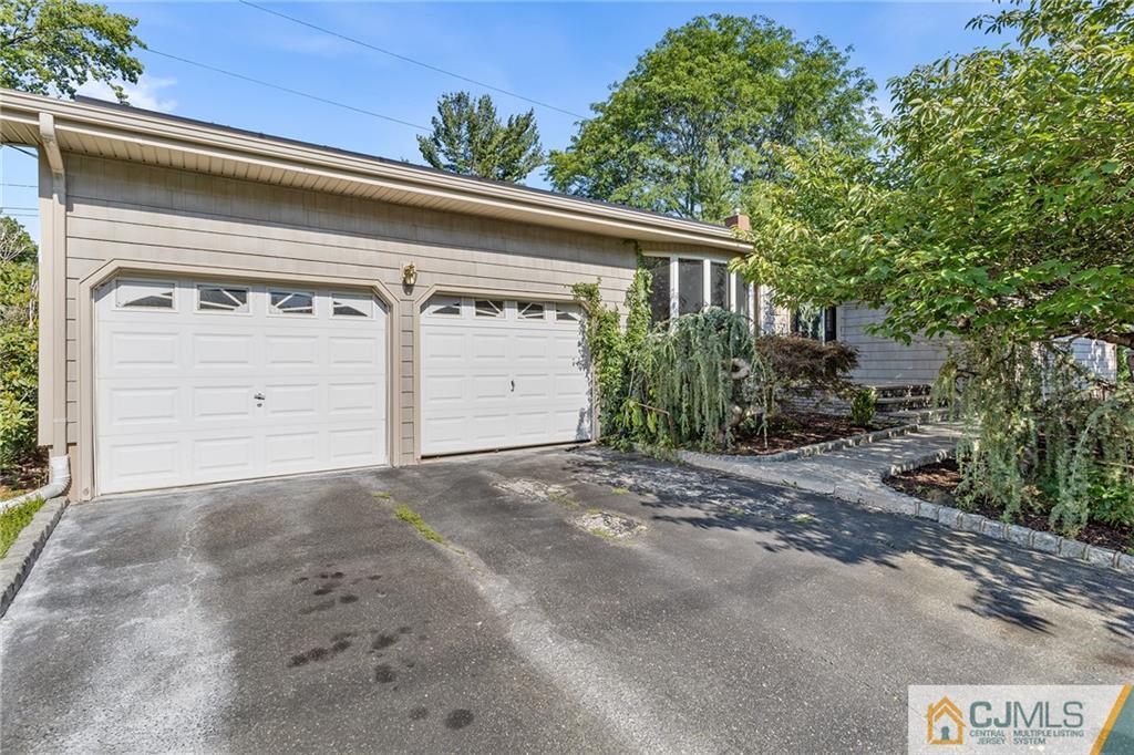 Jonathan Dr, Edison, NJ 08820