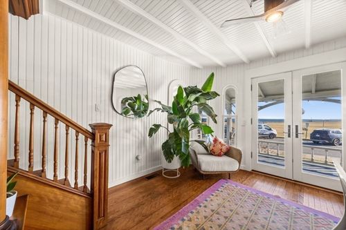 33 Ocean Ave, Oak Bluffs, MA, 02557-1705 | Card Image