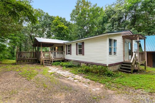 28 Myrtle Rd, Swannanoa, NC, 28778-2264 | Card Image