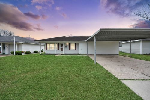 900 S Circle Dr, Baytown, TX, 77520-7248 | Card Image