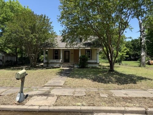 812 W 10th St, Bonham, TX, 75418-3431 | Card Image
