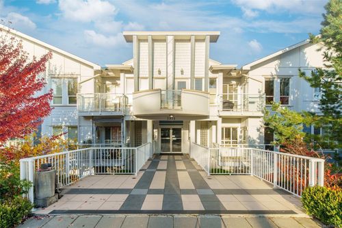 211-3915 Carey Rd, Saanich, BC, V8Z4E3 | Card Image