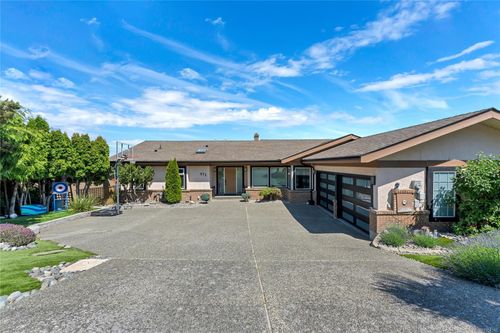 972 Seapearl Pl, Saanich, BC, V8Y2X2 | Card Image