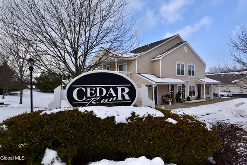 410 Cedar Run, Rensselaer, NY, 12144-5408 | Card Image