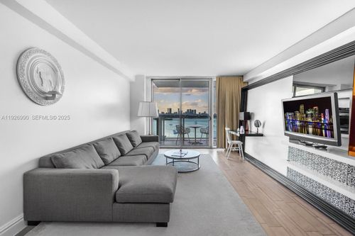 1420-1100 West Ave, Miami Beach, FL, 33139-4749 | Card Image
