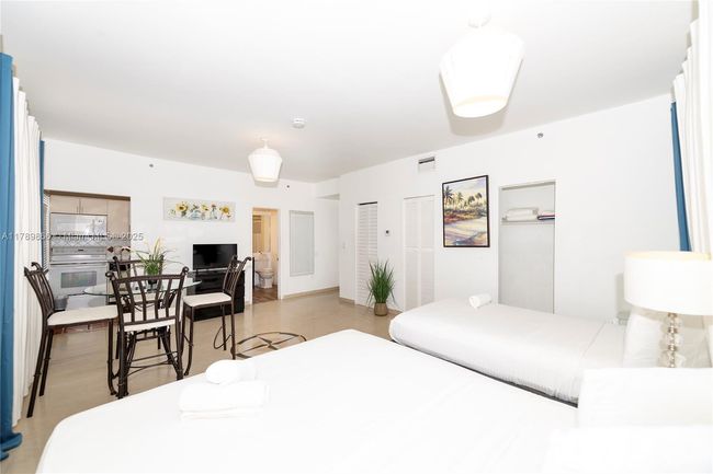 APT-203 - 918 Ocean Dr, Condo with 0 bedrooms, 1 bathrooms and null parking in Miami Beach FL | Image 6