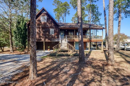 112 Dogwood Ln, Pass Christian, MS, 39571-2330 | Card Image