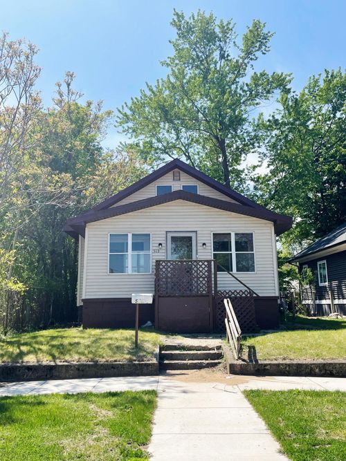 519 Union St, Michigan City, IN, 46360-2475 | Card Image