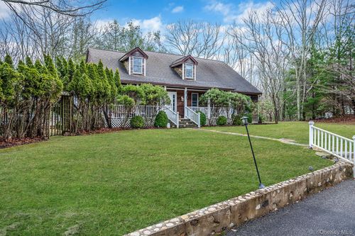 128 Springy Banks Rd, East Hampton, NY, 11937-1171 | Card Image