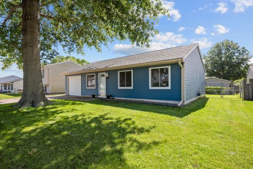 909 Ash Dr, Colona, IL, 61241-9549 | Card Image