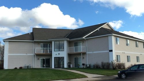 202-635 Northern Mdws, Menomonie, WI, 54751-4229 | Card Image
