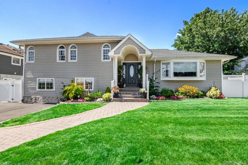 59 Western Concourse, Amity Harbor, NY, 11701-4126 | Card Image