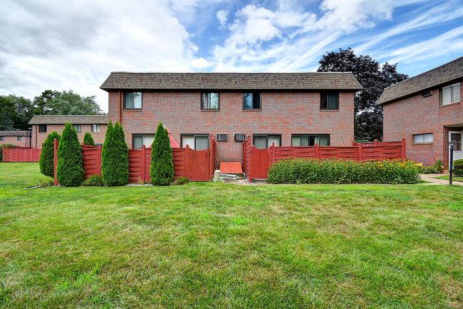 21 - 21 Sharon Ln, Condo with 2 bedrooms, 2 bathrooms and null parking in Wethersfield CT | Image 37