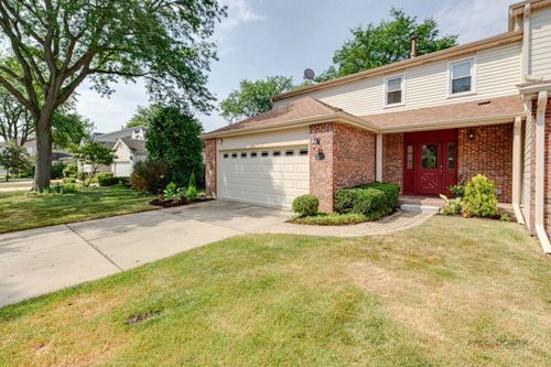 602 Dunsten Cir, Northbrook, IL, 60062-2613 | Card Image