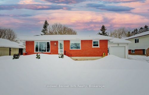 185 Miller Street, Wellington North, ON, N0G2L3 | Card Image