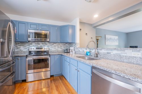 apt-7-160 Shelter Rock Rd, Danbury, CT, 06810-7085 | Card Image
