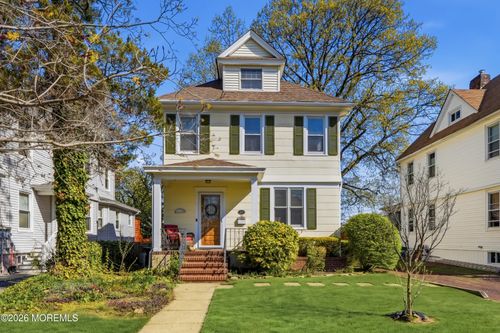 26 Chestnut St, Red Bank, NJ, 07701-1502 | Card Image