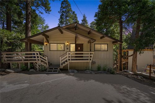 965 Lausanne Dr, Crestline, CA, 92325-9445 | Card Image
