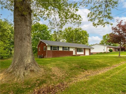 114 Oakwood Ests, Scott Depot, WV, 25560-9729 | Card Image