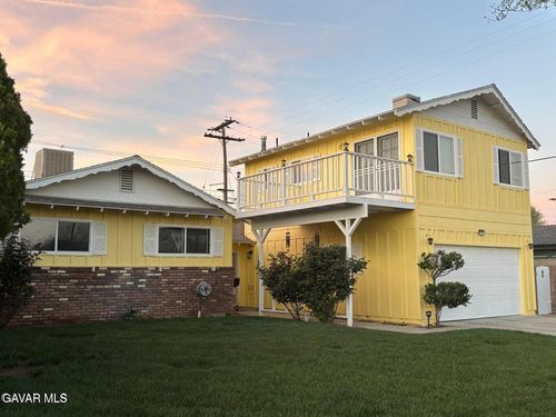 554 W Avenue J-11, Lancaster, CA, 93534 | Card Image
