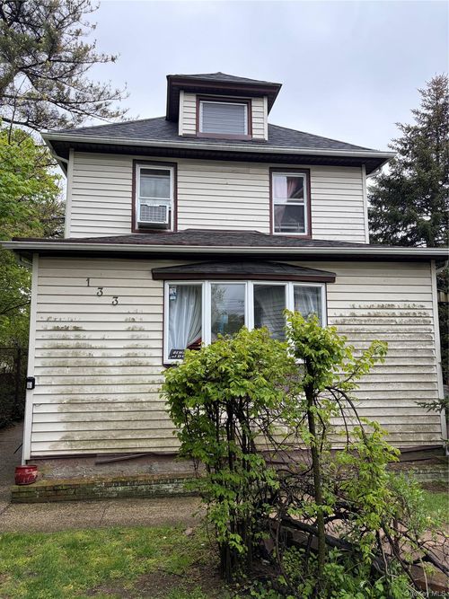 135 Bayview Ave, Inwood, NY, 11096-2239 | Card Image