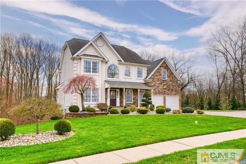 3 Mount Dr, North Brunswick, NJ, 08902-3152 | Card Image