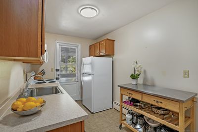 B - 133 Abner Court, Condo with 1 bedrooms, 1 bathrooms and 1 parking in Bridgeport CT | Image 3